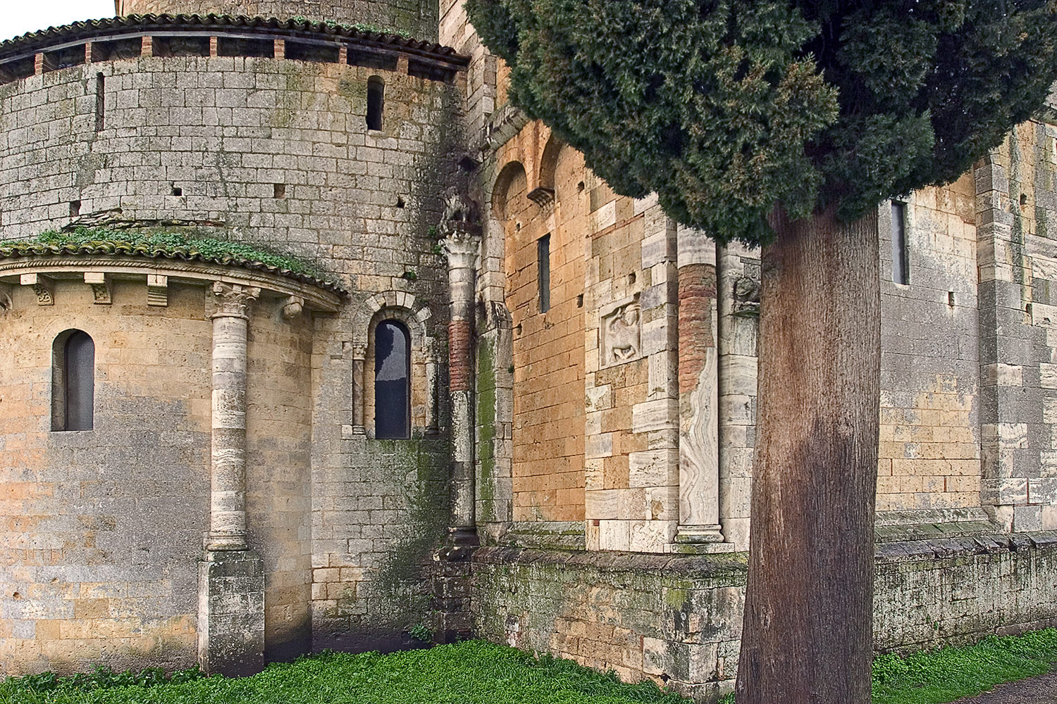 Abbey of Sant                             ' Antimo, Montalcino