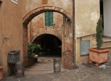 Montepulciano Tunnel Sidewalk