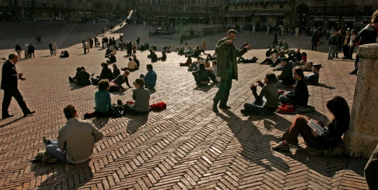 Students in Piazza del Campo, Siena